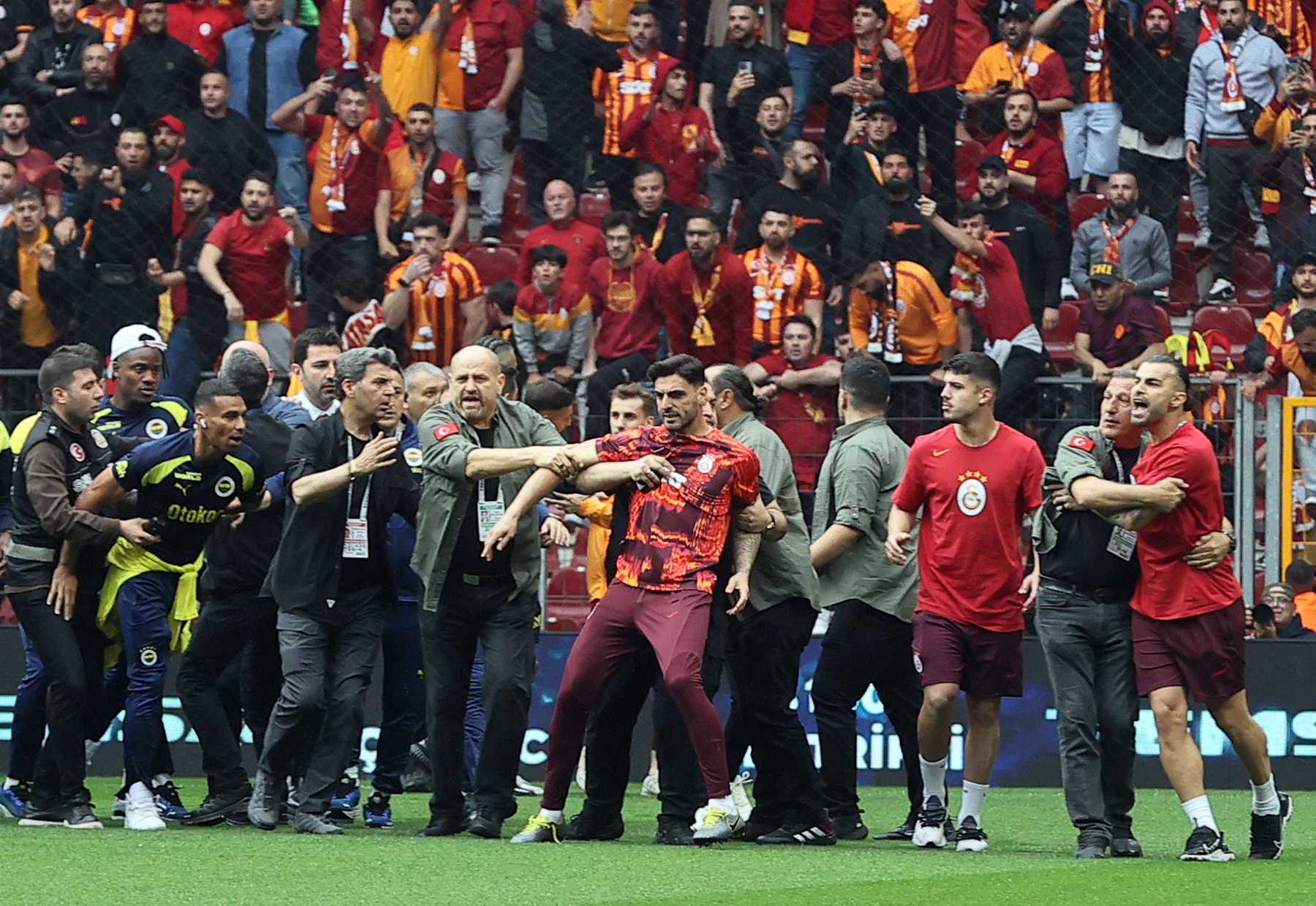 Derbi Sonrası İstanbul Valiliği'nden Açıklama: Stat Müdürüne Darp Girişimi 1 AA 20240519 34616915 34616900 GALATASARAYFENERBAHCE