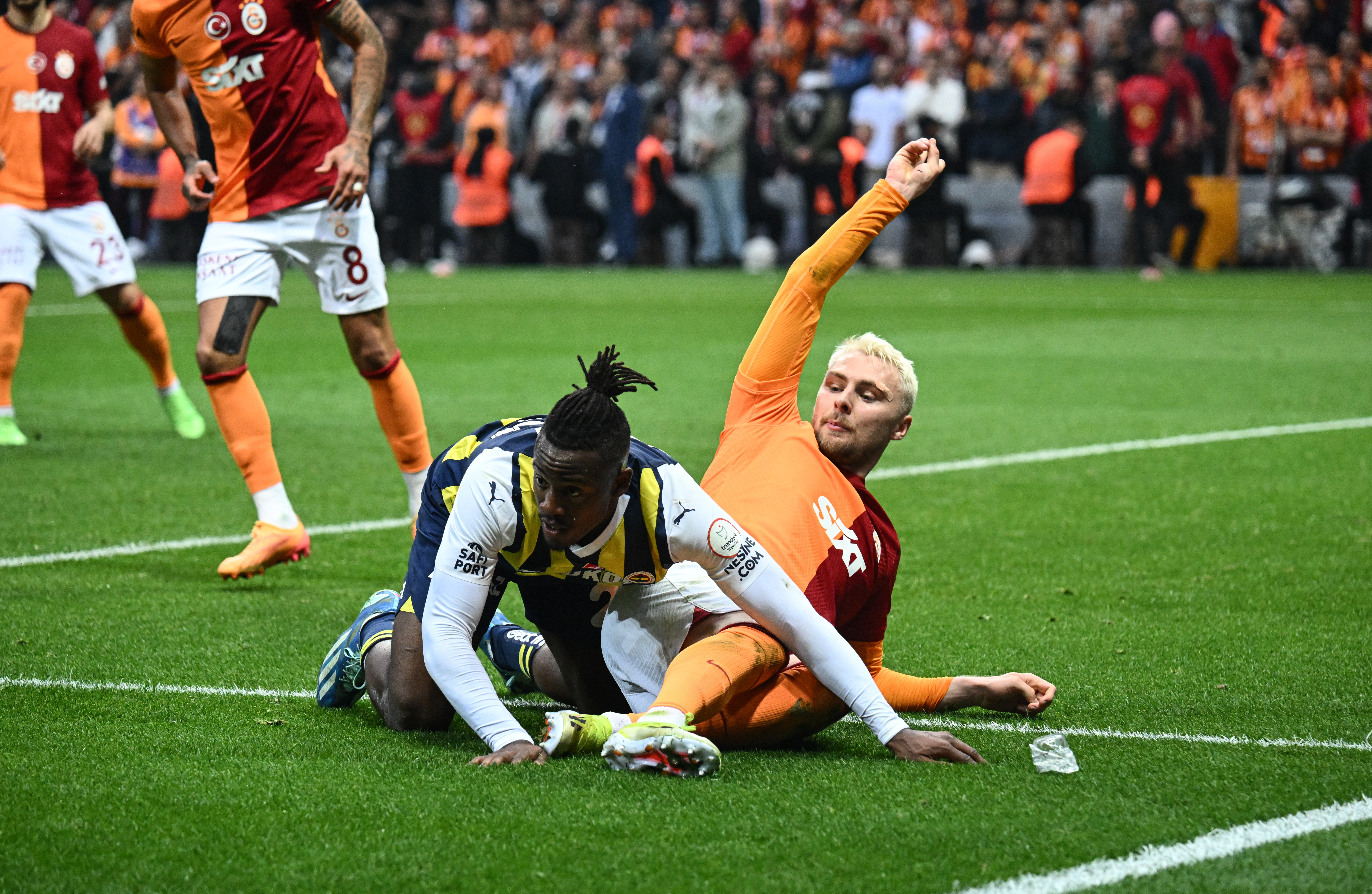 Victor Nelsson, Galatasaray Taraftarına Ateş Püskürdü: "Yazıklar Olsun Size" 6 AA 20240519 34618016 34618008 GALATASARAY FENERBAHCE