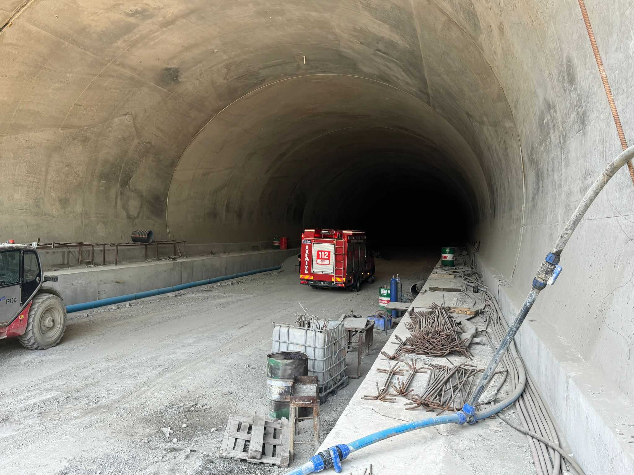 Trabzon'da Tünel İnşaatında İskele Çöktü: İşçiler Mahsur Kaldı 1 AA 20240522 34646111 34646109 TRABZONDA TUNEL INSAATINDA ISKELE COKTU