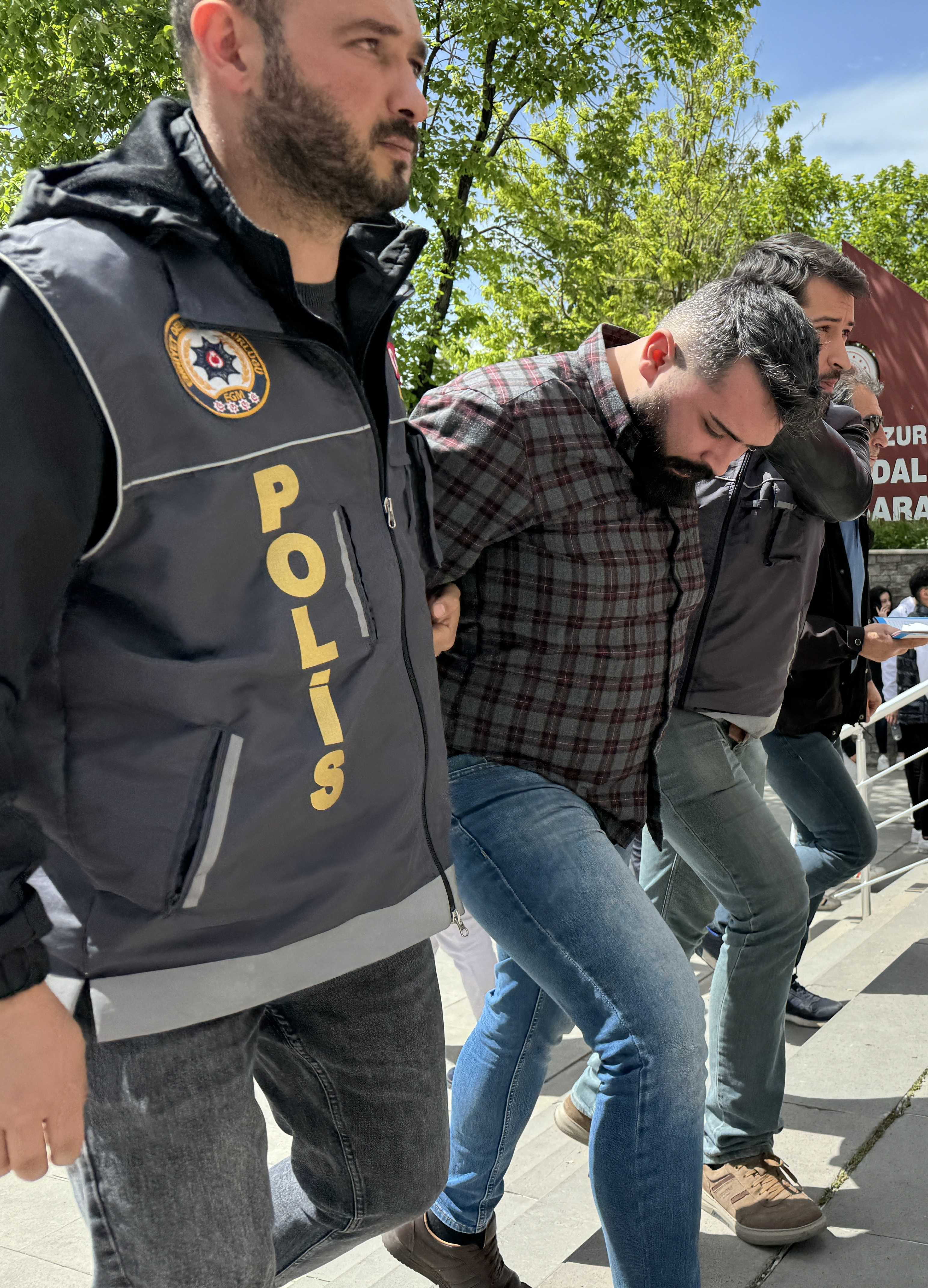 AA 20240523 34656336 34656334 ERZURUMDA BIR KISI TARTISTIGI BABASINI SILAHLA OLDURDU