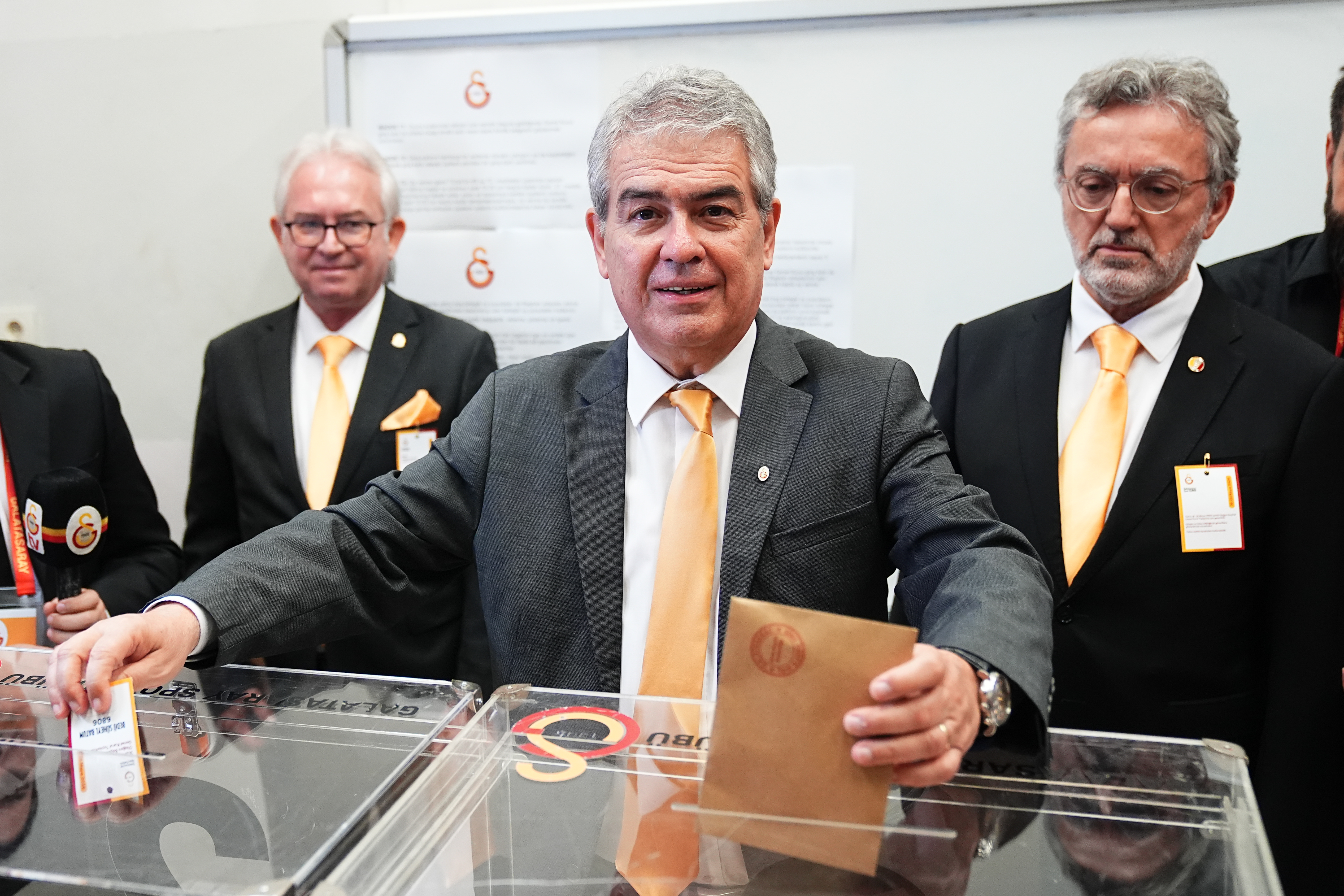 Galatasaray'da Seçim: Oy Verme İşlemi Tamamlandı 4 AA 20240525 34674666 34674664 GALATASARAY KULUBU OLAGAN SECIMLI GENEL KURULU
