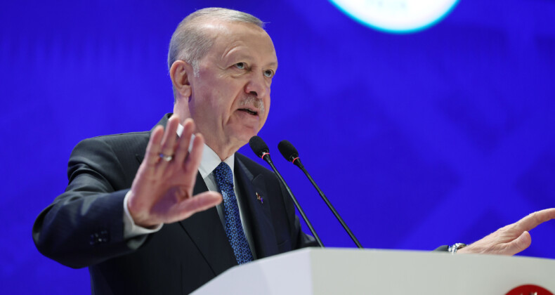 Erdoğan: “Darbecileri Unutmayacağız, Affetmeyeceğiz!”