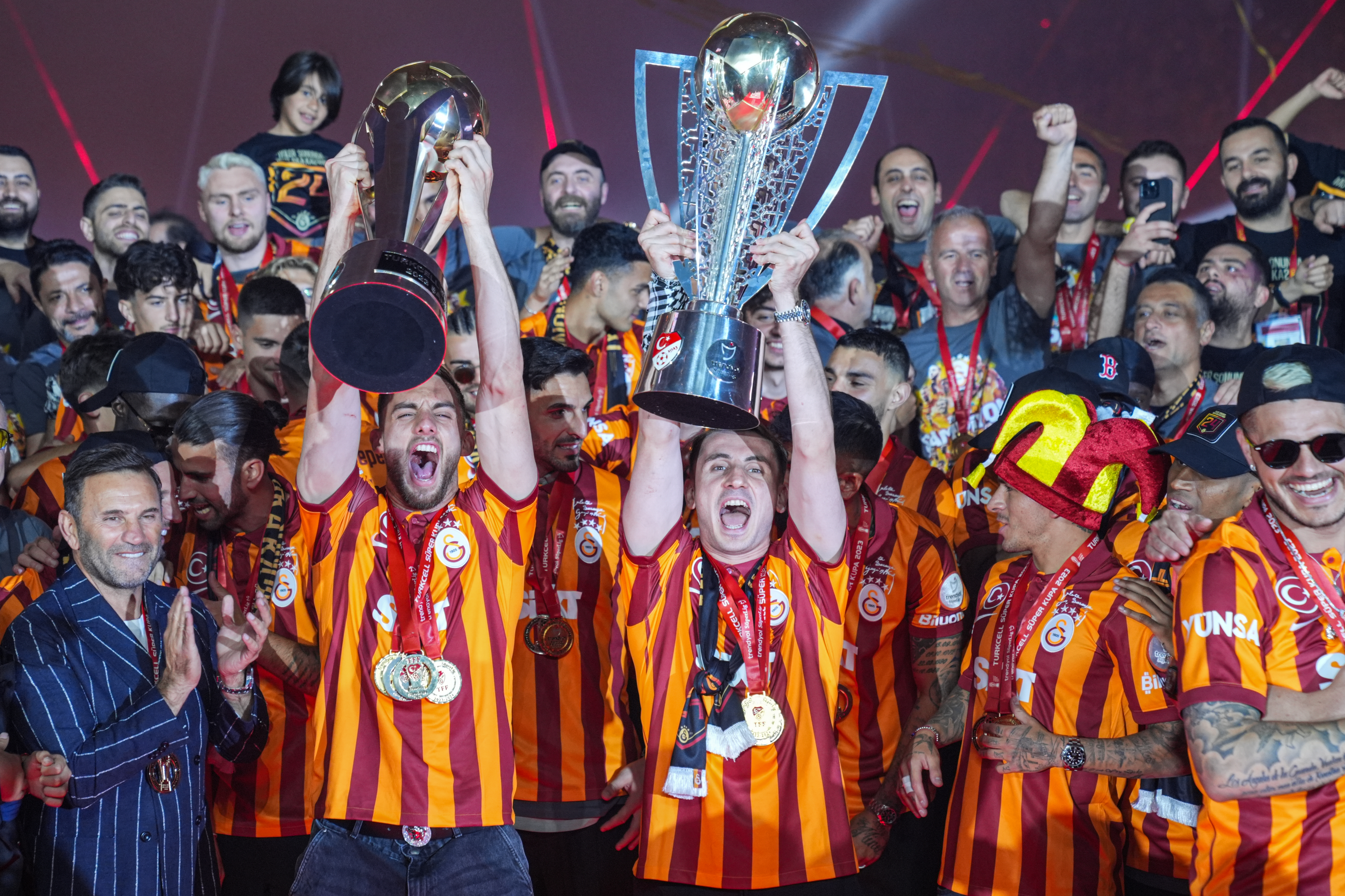 Victor Nelsson, Galatasaray Taraftarına Ateş Püskürdü: "Yazıklar Olsun Size" 3 AA 20240527 34703987 34703981 TRENDYOL SUPER LIGDE SAMPIYON GALATASARAY