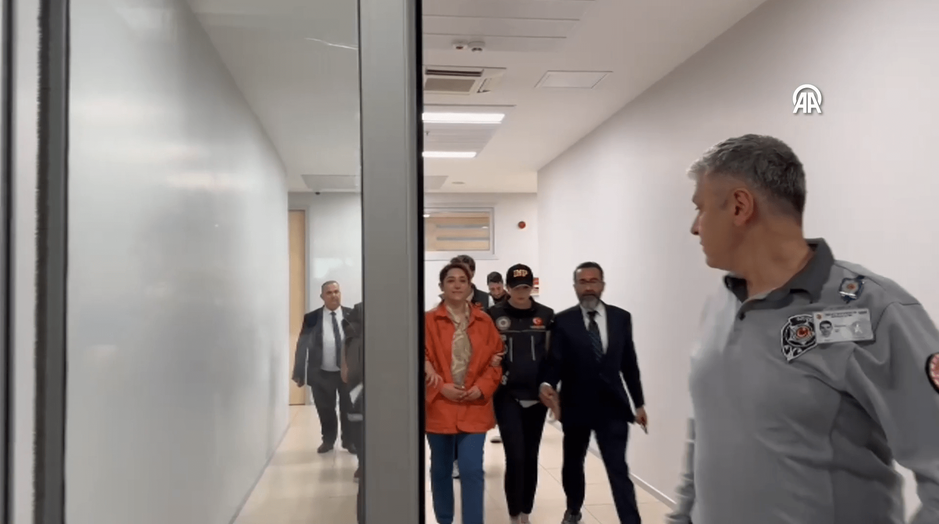 Ünlü Şarkıcı Kalben Gözaltında: İlk İfadesi Ortaya Çıktı! 3 Ekran goruntusu 2024 05 08 173642