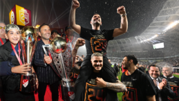 Okan Buruk’tan Tarihi Başarı: Galatasaray’ı Üst Üste İkinci Kez Rekorlarla Şampiyon Yaptı