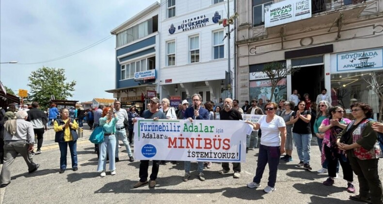 Adalar Halkından İETT’ye “Minibüs” Tepkisi