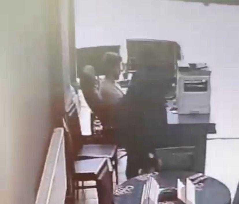 AK Partili Başkana bıçaklı saldırı! Ağır yaralandı 1 ak partili baskana bicakli saldiri agir yaralandi 1 g2854WzO