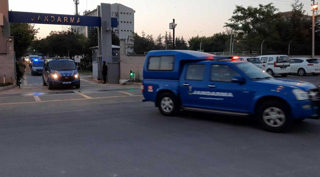 Aksaray’da Bir Düğün Evinde Cephanelik Çıktı! 1 aksarayda bir dugun evinde cephanelik cikti 1 bBzDX5X4