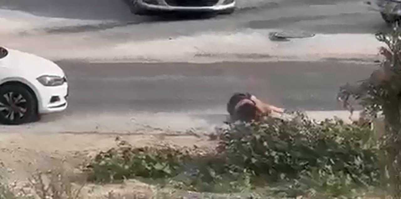 Aydın'da Kaza Numarası Tutmayan Kadın Daha Sonra Yaptığı ile Pes Dedirtti! 1 aydinda kaza numarasi tutmayan kadin daha sonra yaptigi ile pes dedirtti 1 LRXNNu8d