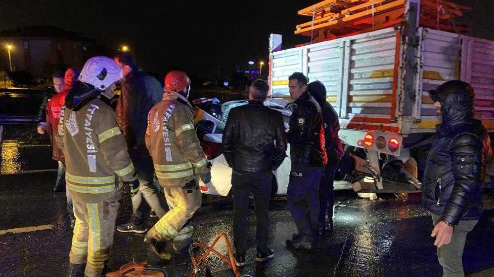 Dehşet Verici Kaza: TIR'ın Altına Girdi 1 dehset verici kaza tirin altina girdi 1 UD2u94CM