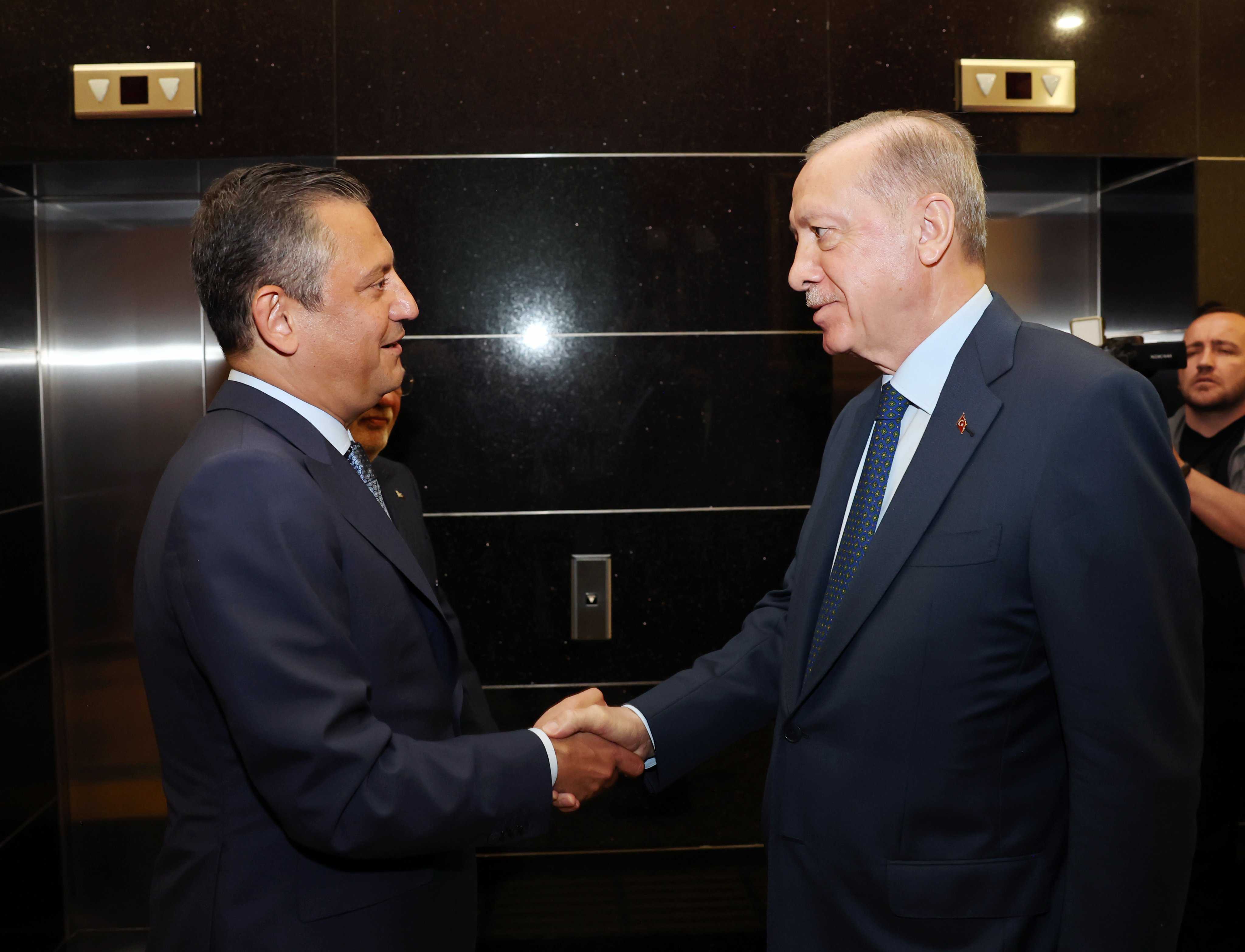 Cumhurbaşkanı Erdoğan'dan 'CHP'ye Ziyaret' Açıklaması 1 erdogan ozgur ozel2