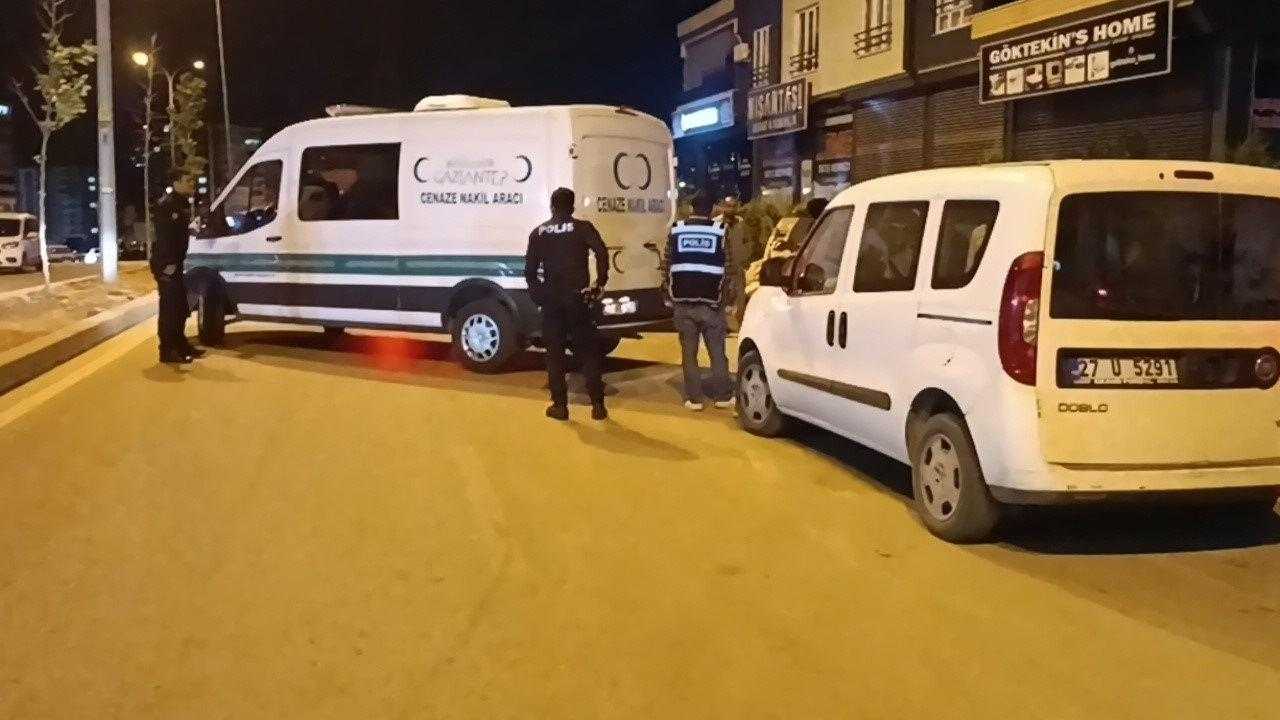 Gaziantep'te Aile Katliamı: Eşini Öldürdü, Oğlu ve Damadını Yaraladı 2 gaziantepte aile katliami esini oldurdu oglu ve damadini yaraladi 2 NrKJ16AS
