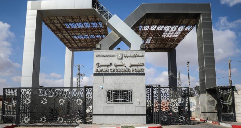 Gazze İçin Refah Sınır Kapısına Gelen Yardımlar Durdu