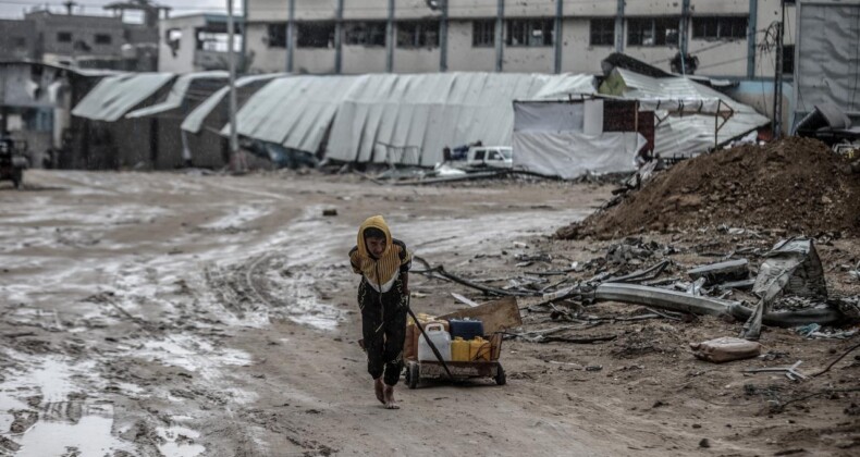 İnsani Yardım Durma Seviyesinde: Gazze’de Üç Günlük Yakıt Kaldı