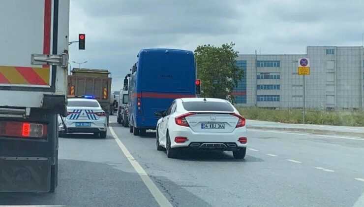 Seçil Erzan'ı Taşıyan Cezaevi Aracı Kaza Yaptı! 2 kLISq9h4ukm 7WUYtwuWMg 740x420 1