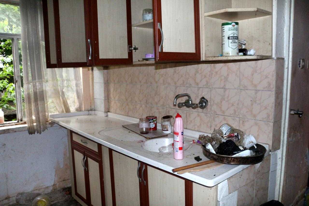 Mahkeme Kararıyla Çıkarabildiği Kiracısı, Daireyi Çöp Eve Çevirmiş 2 mahkeme karariyla cikarabildigi kiracisi daireyi cop eve cevirmis 2 BYKFlYqJ