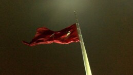 Milli Yas Nedeniyle Bayraklar Yarıya İndirildi