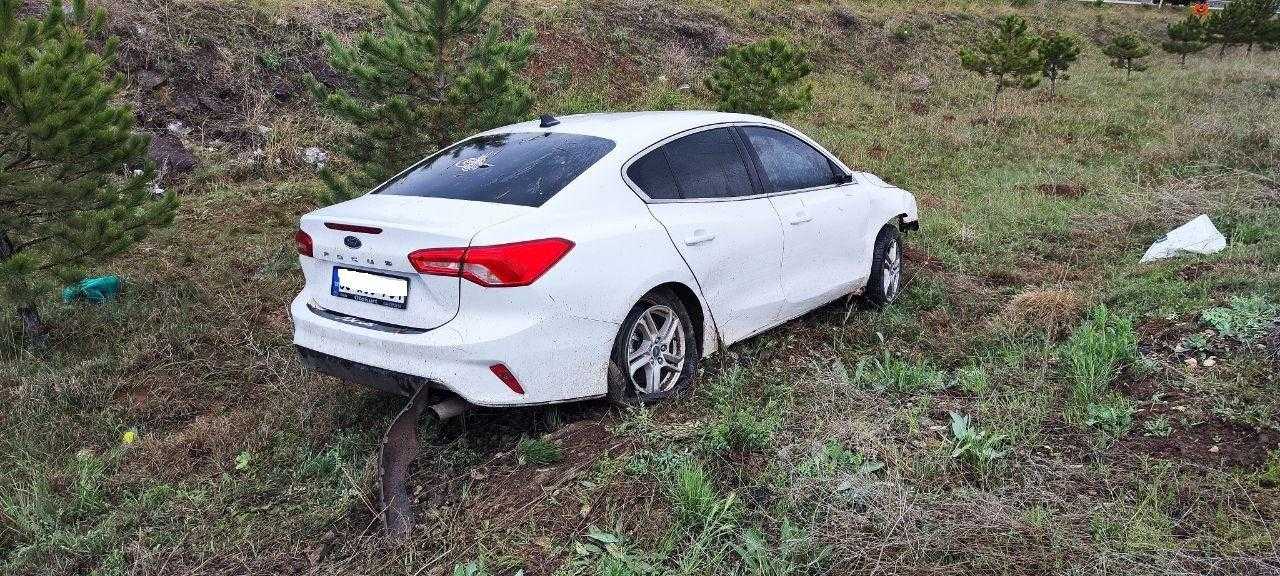 Otomobil Şarampole Uçtu: 1’i Bebek 6 Kişi Yaralandı 1 otomobil sarampole uctu 1i bebek 6 kisi yaralandi 1