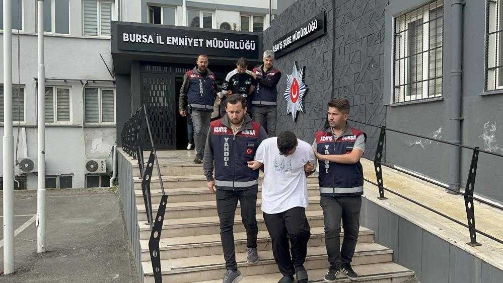 Pes Dedirten Yöntem! Sahte Genç Kız Profiliyle Dolandırdılar 2 pes dedirten yontem sahte genc kiz profiliyle dolandirdilar 2 BFbGJdRK