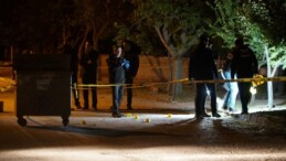 Polis Memuru, Husumetli Olduğu Komşusunu Öldürdü