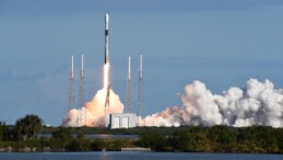 SpaceX, Uzaya 23 Starlink ve 2 Gözlem Uydusu Fırlattı