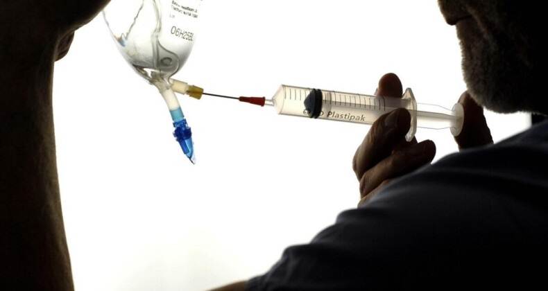 Uzmanından Serum Uyarısı: Bilinçsiz Uygulamalar Ölümcül Olabilir