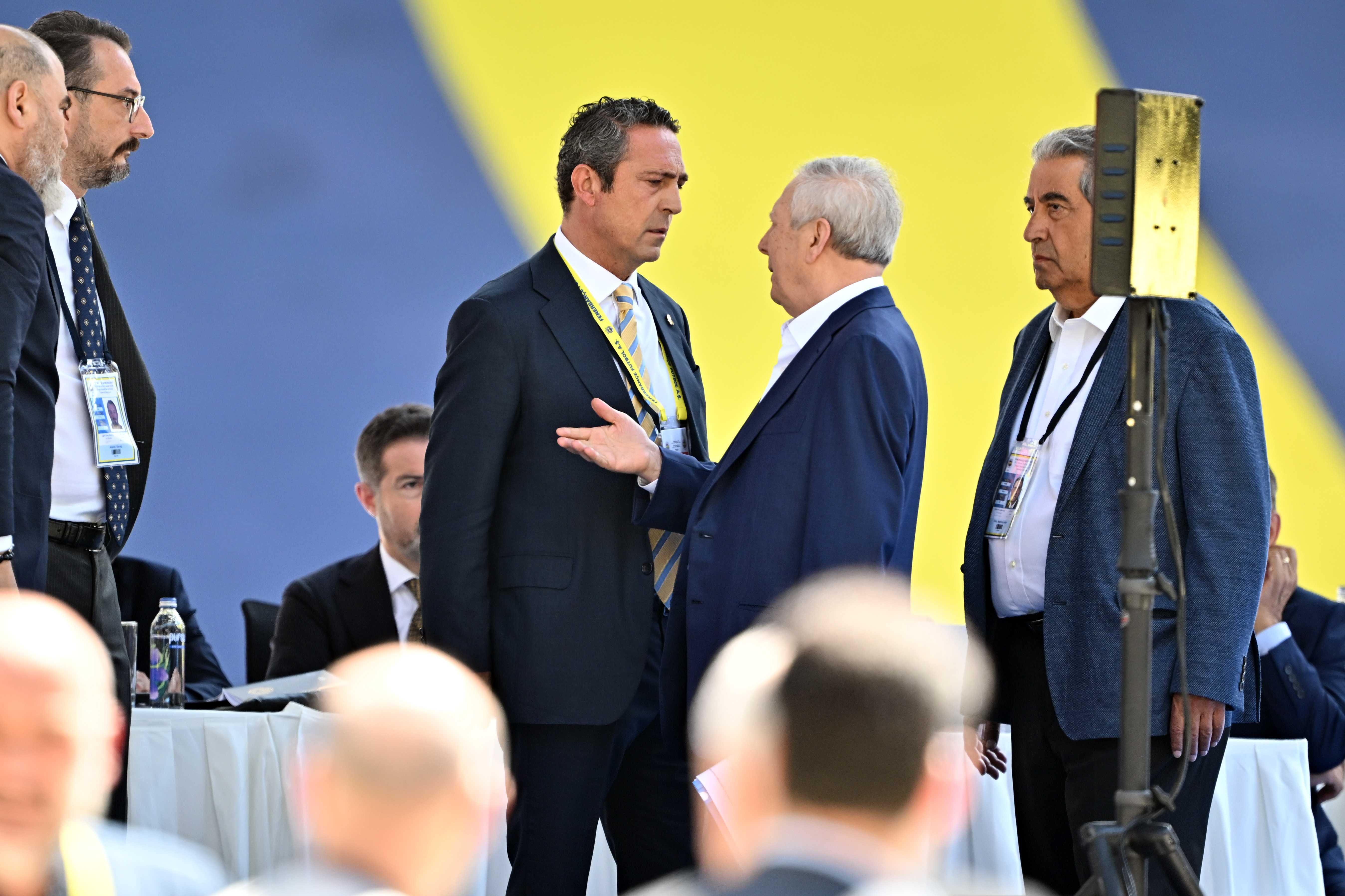 AA 20240608 34813607 34813585 FENERBAHCE KULUBUNUN KONGRESINDE GERGINLIK 1