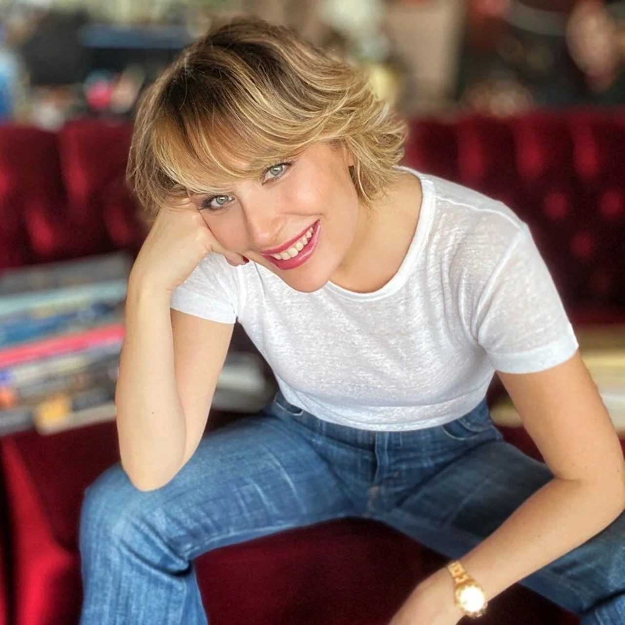 Afra Saracoglu Guzelligiyle Ispanya Tatiliyle Buyuledi 3