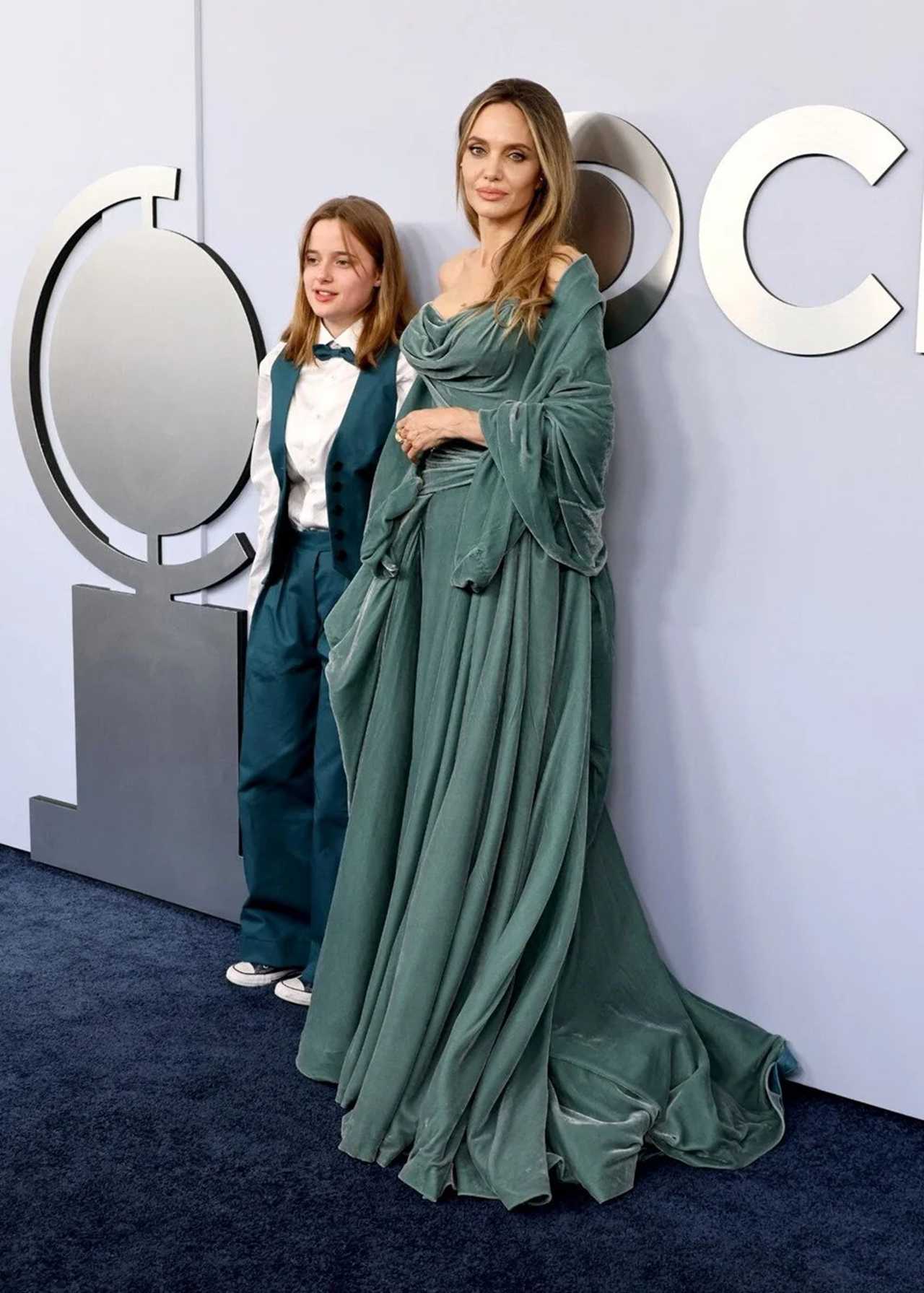 Angelina Jolie Kariyer Hayatında Bir İlk Yaşadı 3 Angelina Jolie Kariyer Hayatinda Bir Ilk Yasadi 4