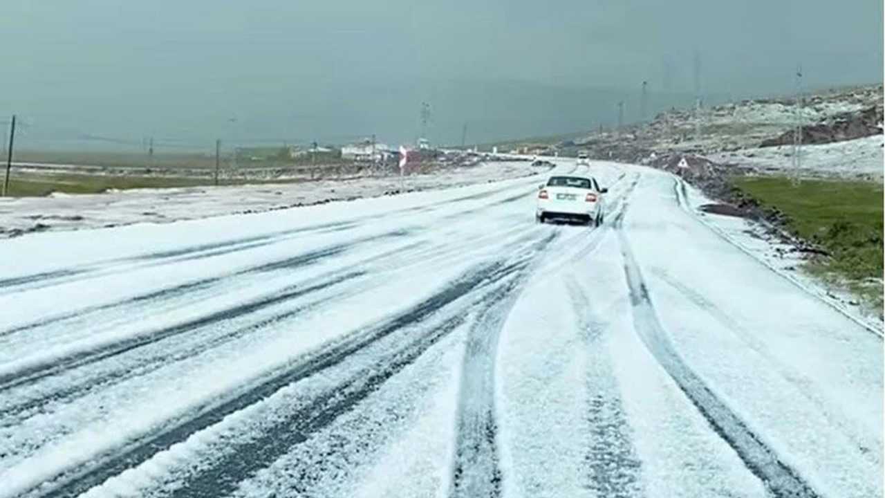 Ardahan'da Sağanak ve Dolu Yağışı Etkili Oldu 1 Ardahanda Saganak ve Dolu Yagisi Etkili Oldu 1