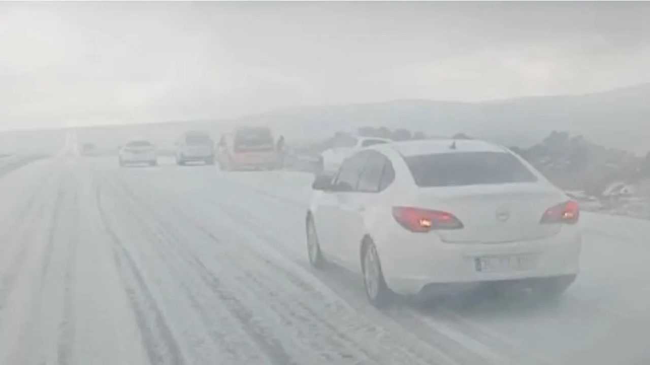 Ardahan'da Sağanak ve Dolu Yağışı Etkili Oldu 2 Ardahanda Saganak ve Dolu Yagisi Etkili Oldu 3