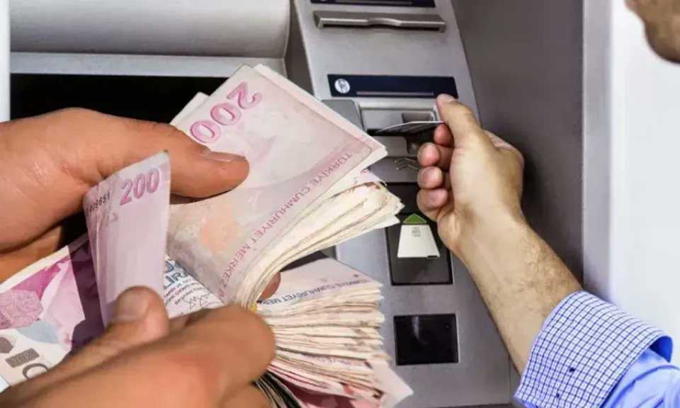 Memur Maaşlarında Zam Heyecanı: İşte Tahmini Rakamlar 1 GQ2eTriXAAAgrrW