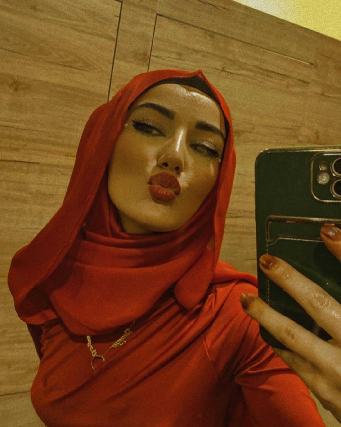 TikTok Skandalı: Duygu Özgül Kalebayır Tutuklandı, Babadan Şok Açıklama! 4 GQ3NVQSX0AAosDD