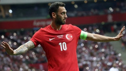 Hakan Çalhanoğlu: Geleceğe Odaklı, Pes Etmiyoruz