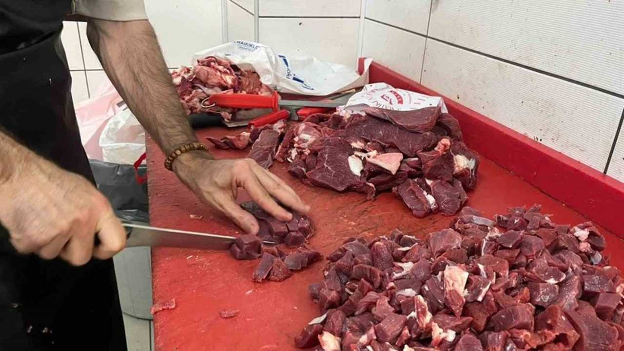 Kurban Bayraminda Kasaplar Is Yuku Ikiye Katlandi 4
