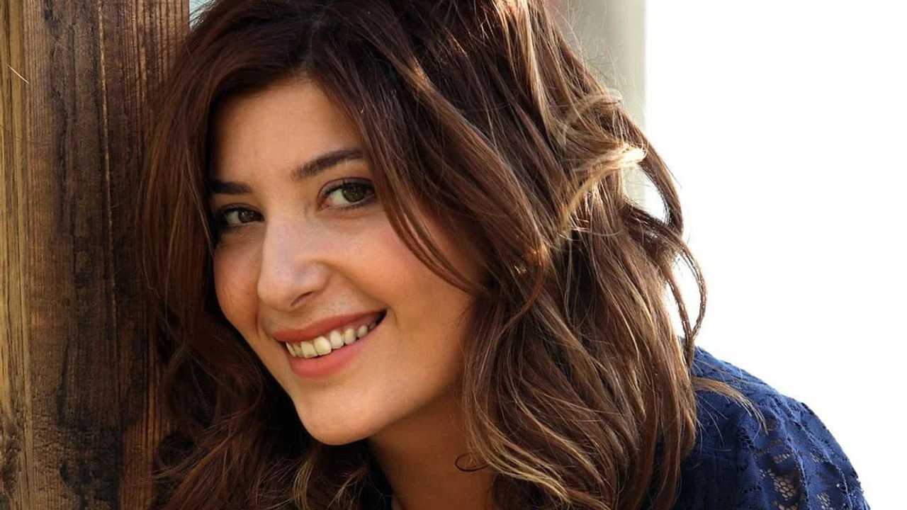 Şebnem Bozoklu Kızılcık Şerbeti"ne Damgasını Vurmaya Geliyor 2 Sebnem Bozoklu Kizilcik Serbetine Damgasini Vurmaya Geliyor 2