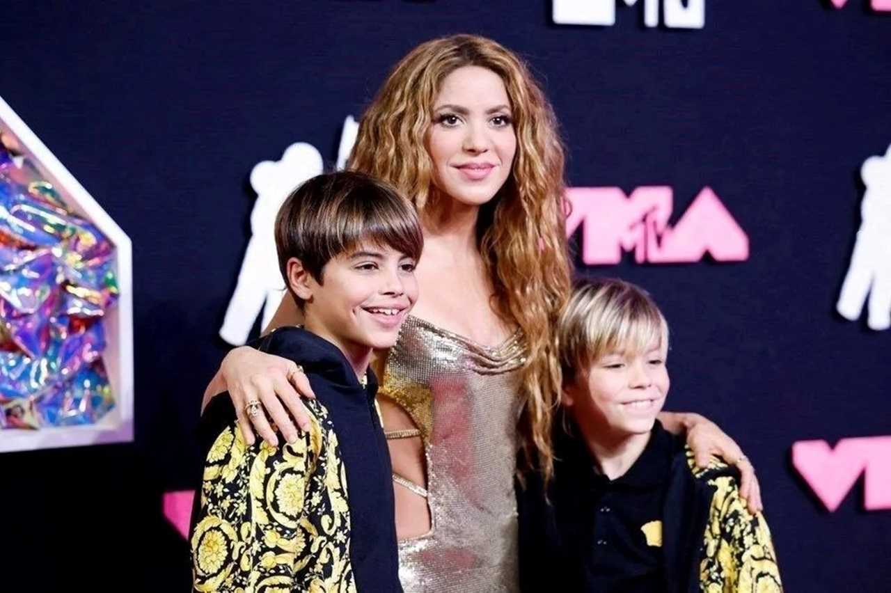 Shakira'nın Yolculuğu: Aşkın İzinde Yeni Bir Sayfa 3 Shakiranin Yolculugu Askin Izinde Yeni Bir Sayfa 4