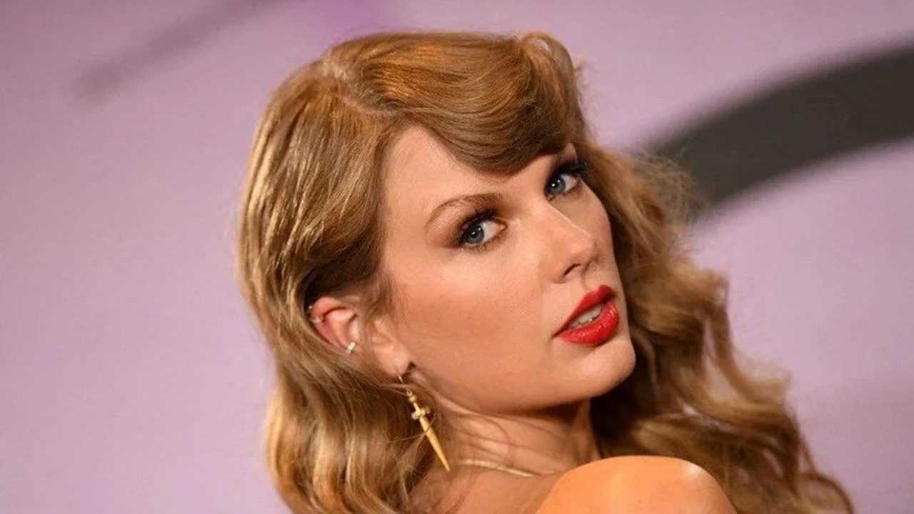 Taylor Swift Londrada Tavuk Doner Tutkusu 3