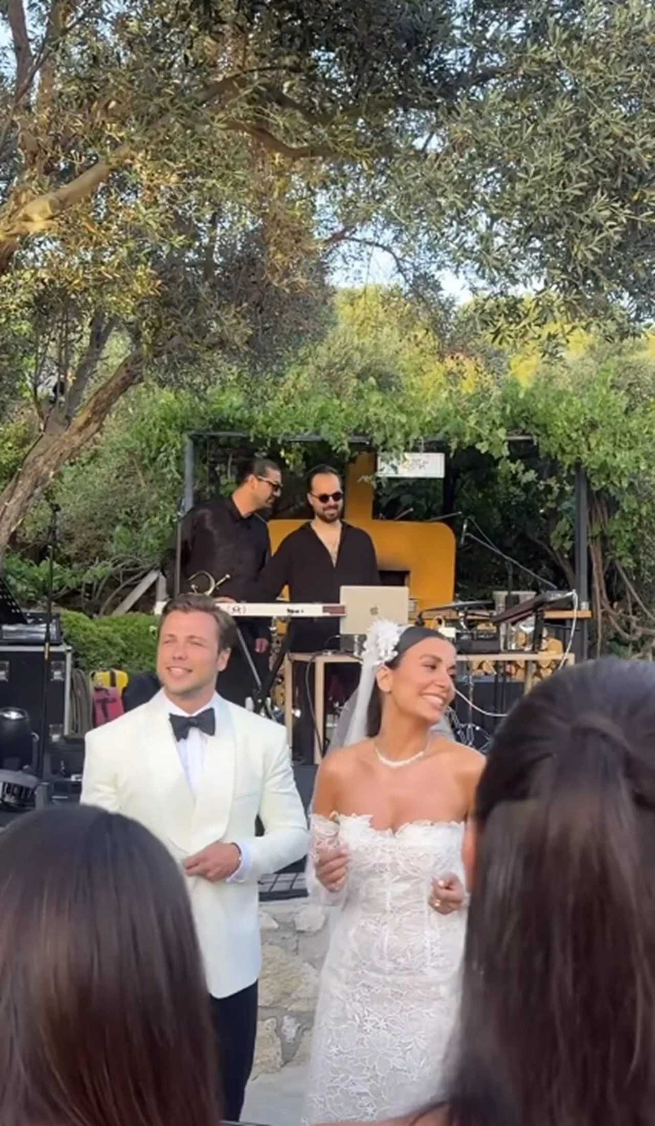 Tolga Saritas ve Zeynep Mayruk Cesmede Sonsuzluga Evet 6