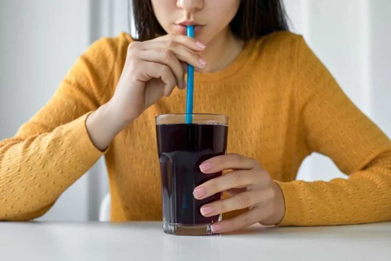 Bunları içerken dikkat: Sağlığınızı tehdit ediyor 3 Zehir Gibi Icecekler Saglik Icin Tehlike Canlari Caliyor 4