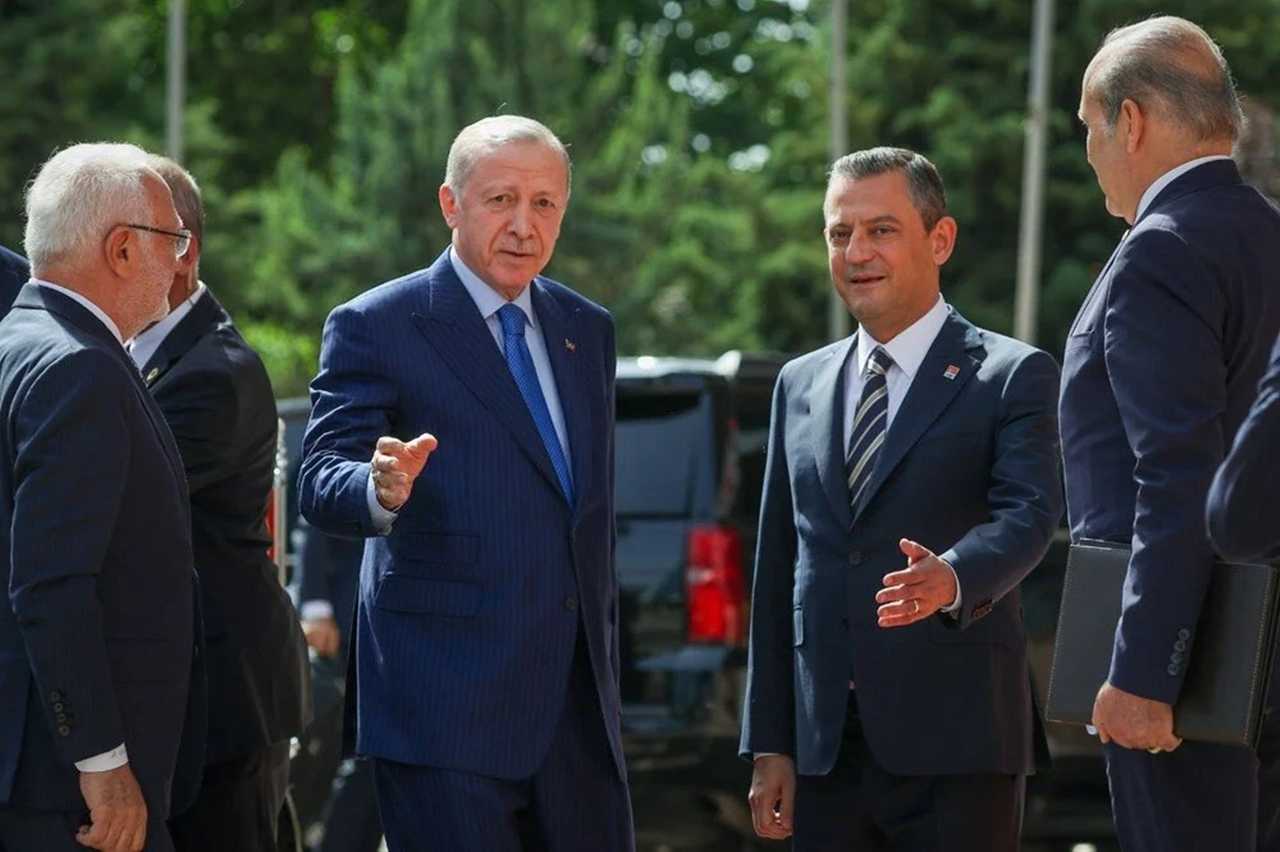 Zirvede Bulusma Erdogan ve Ozelin Gorusmesi 2