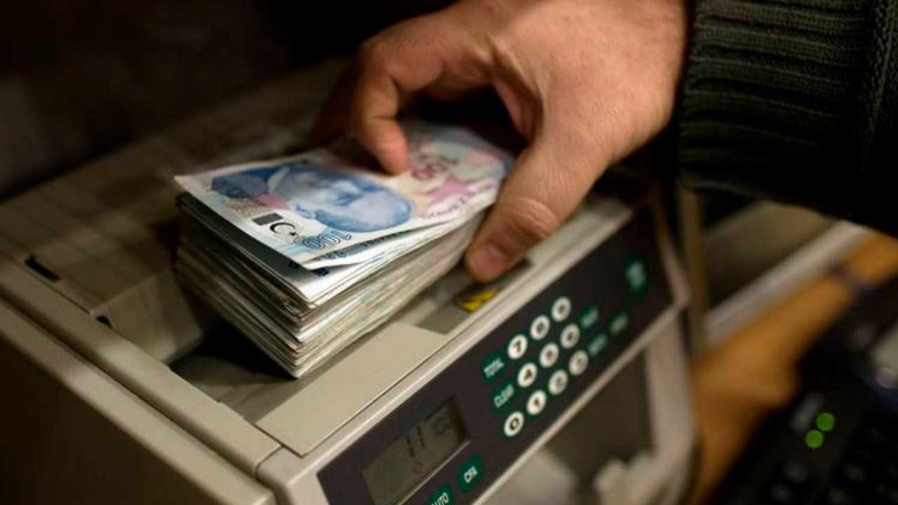 Kredi Kart Borçlarında Tarihi Zirve: Büyüme Yavaşladı, İzleme Sıkılaştı! 2 kredi para sayma