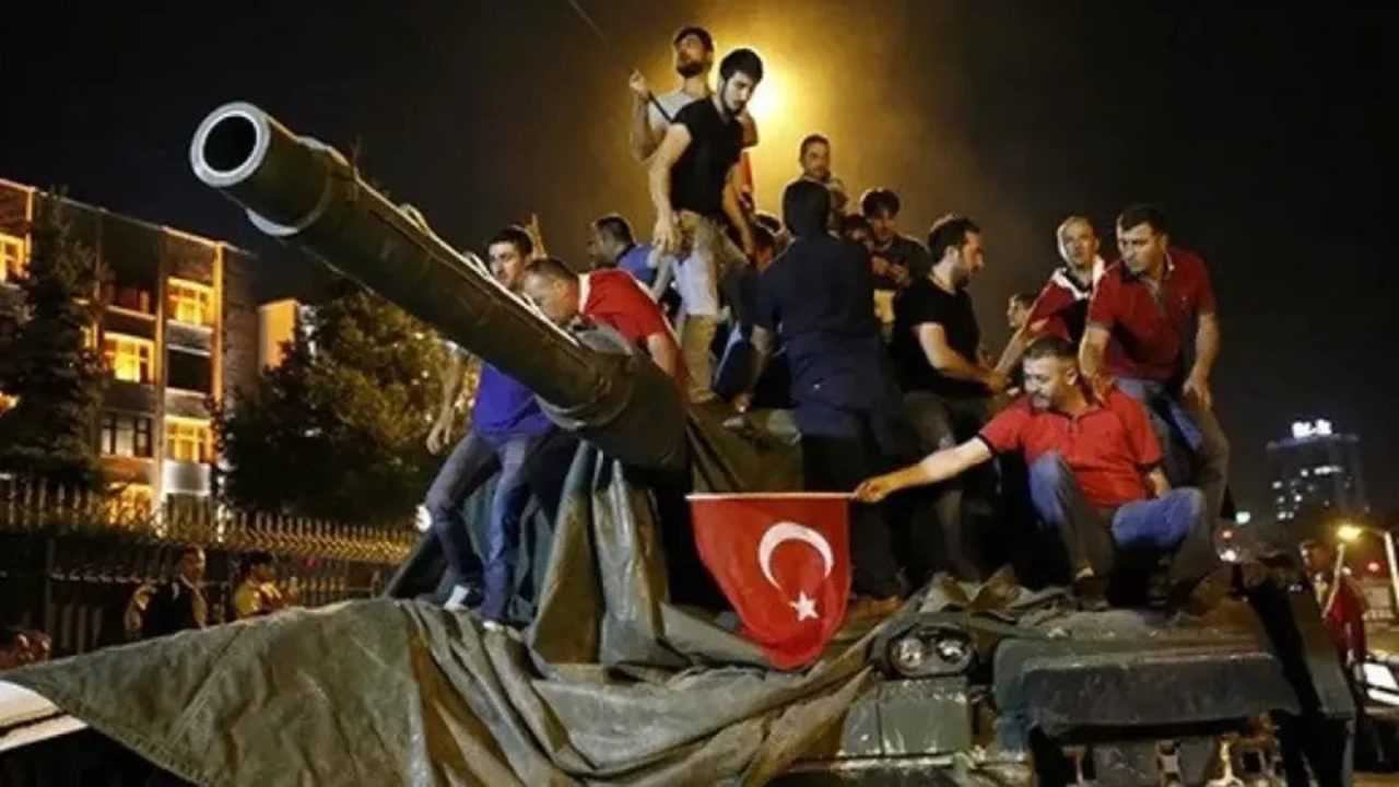 15 Temmuz: Ezanları Susturan Darbelerden, Selalarla Diriliş 1 15 temmuz darbe girisimi