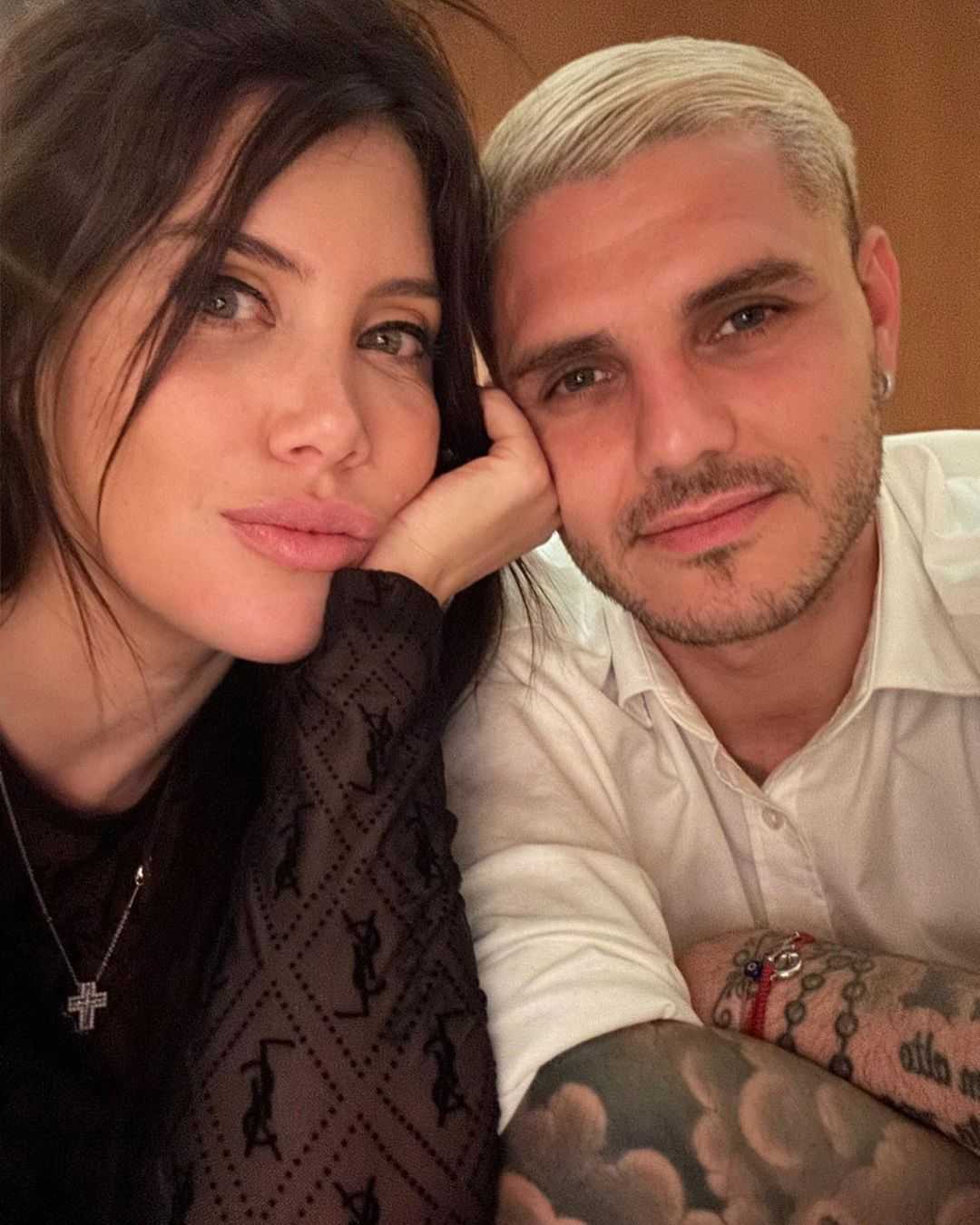 Simge Sağın'dan Icardi'ye Açık Mesaj: "Aşkın Olayım!" 2 448656892 2210939625928263 6491807319010541403 n