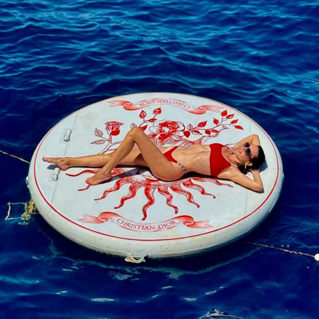 Melis Sezen'den Cesur Tatil Pozları Nefesleri Kesti! 7 452146477 1150950102796394 1792980959425125100 n