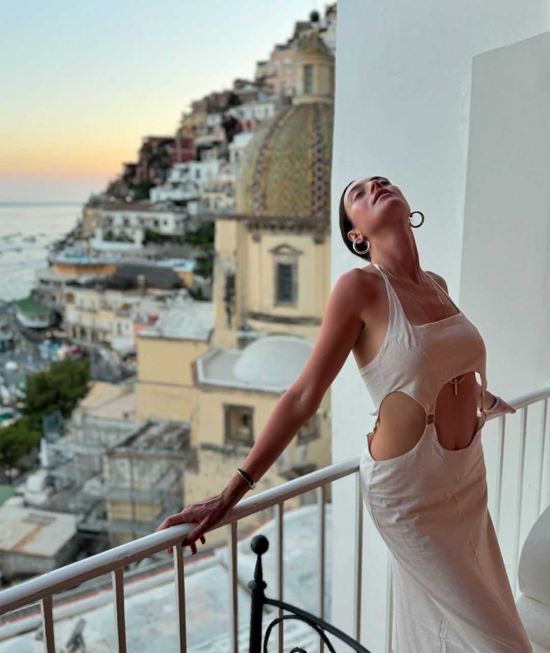 Melis Sezen'den Cesur Tatil Pozları Nefesleri Kesti! 2 453054384 1847806065706078 5650782579903281759 n