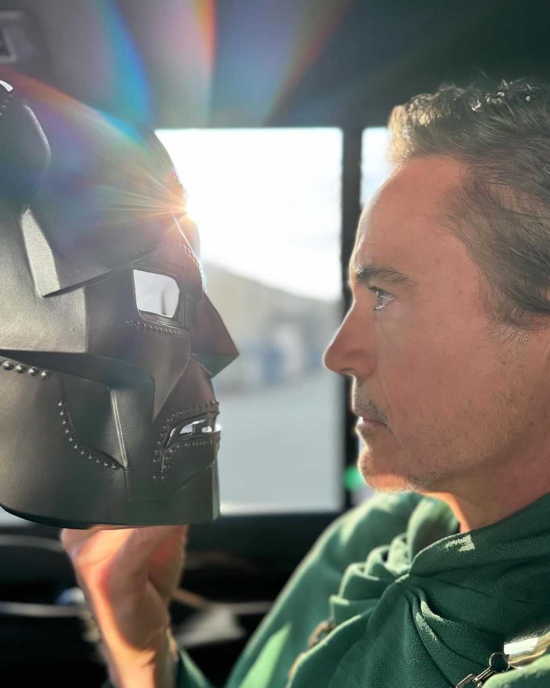 Robert Downey Jr.'ın Marvel'a Dönüşü: Rekor Ücret! 5 453217552 809066998095038 7080537777513622431 n