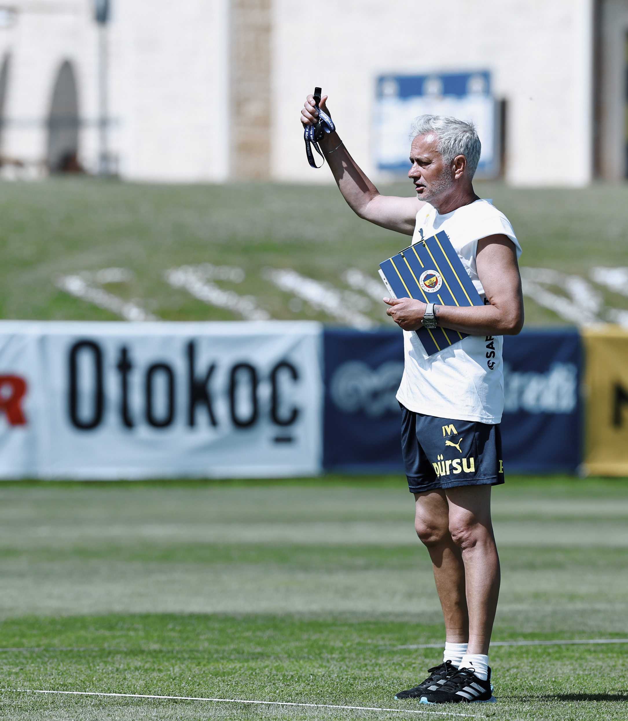 Fenerbahçe'de Şok Ayrılık: Mourinho İzin Verdi 3 AA 20240628 34996346 34996344 FENERBAHCEDE YENI SEZON HAZIRLIKLARI SURUYOR