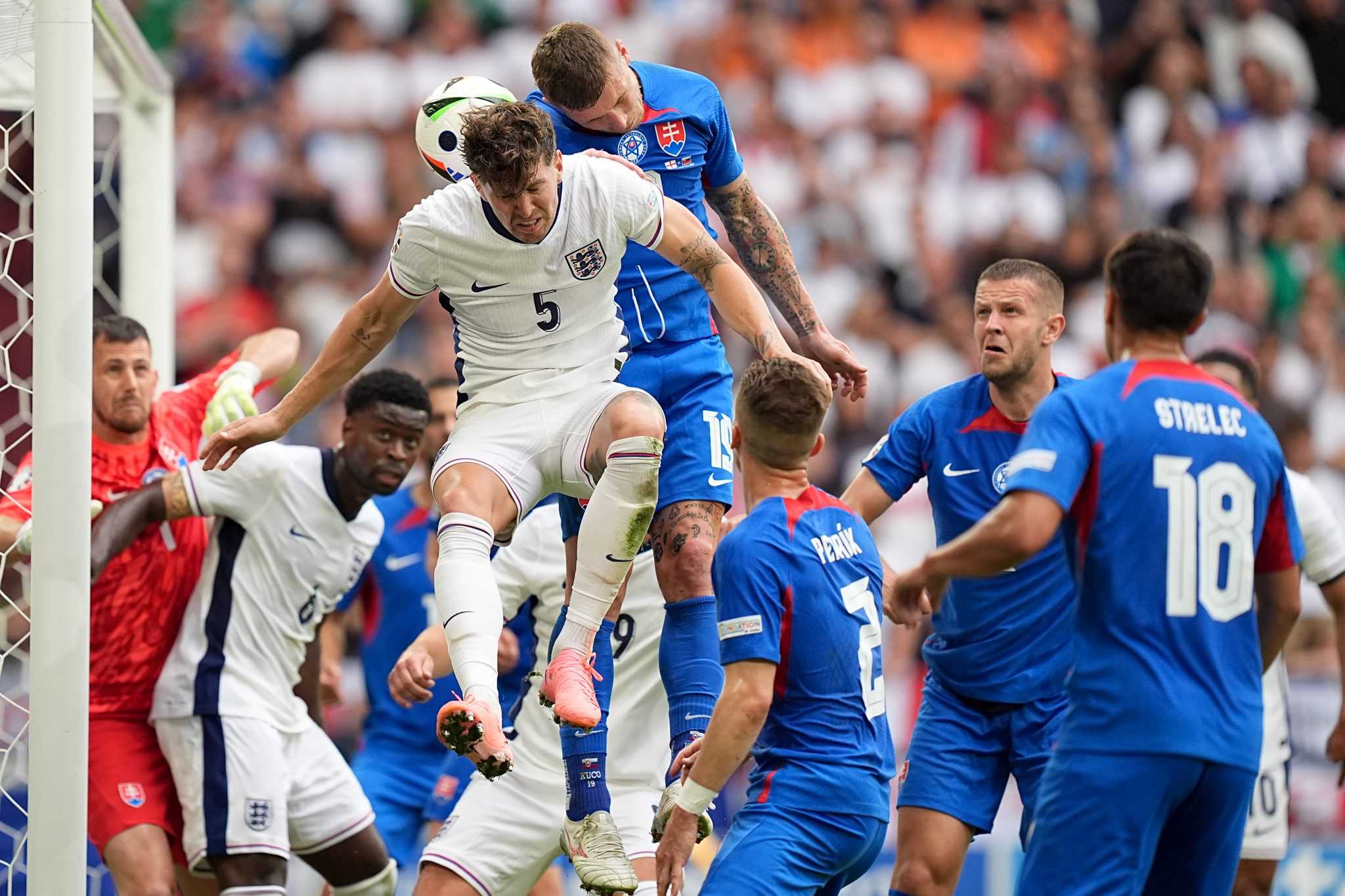 AA 20240630 35014643 35014641 2024 AVRUPA FUTBOL SAMPIYONASI INGILTERE SLOVAKYA