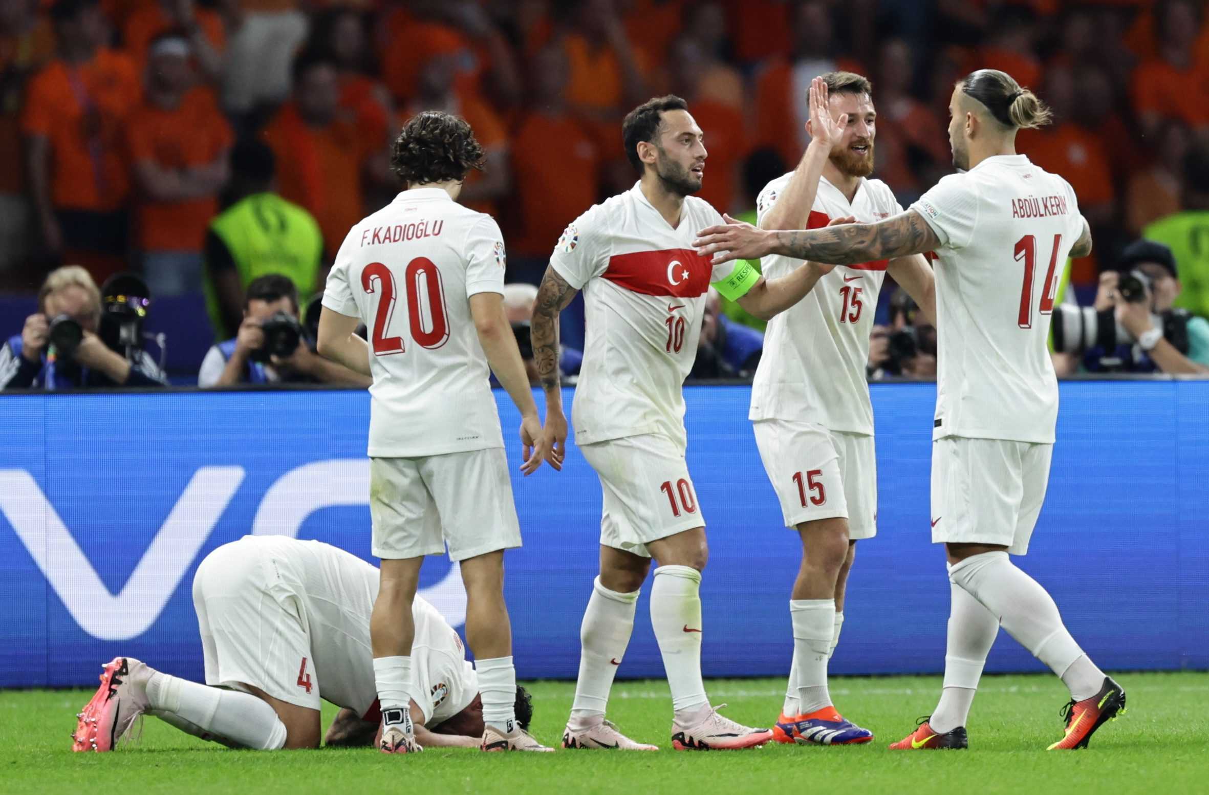 Erdoğan'dan UEFA'nın Kararına Sert Tepki: "Tamamen Siyasi" 2 AA 20240706 35076452 35076448 2024 AVRUPA FUTBOL SAMPIYONASI HOLLANDA TURKIYE
